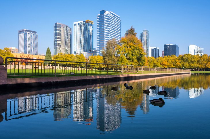 Bellevue Downtown Park Hours